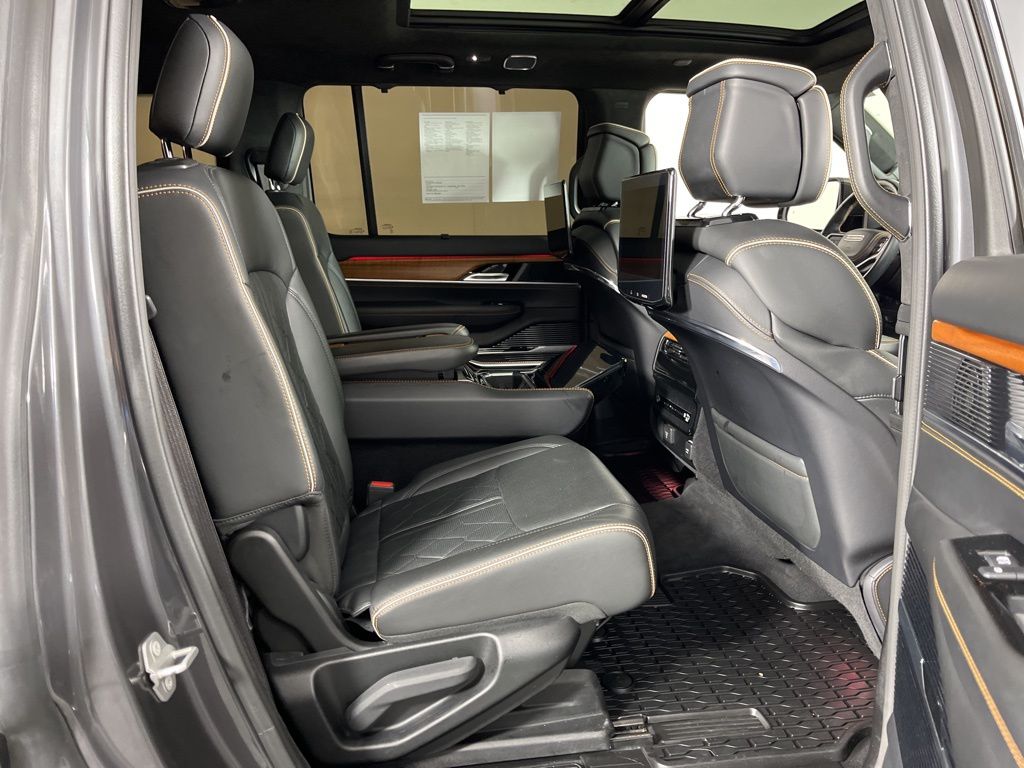 Thumbnail: 2022 Jeep Grand Wagoneer - 13