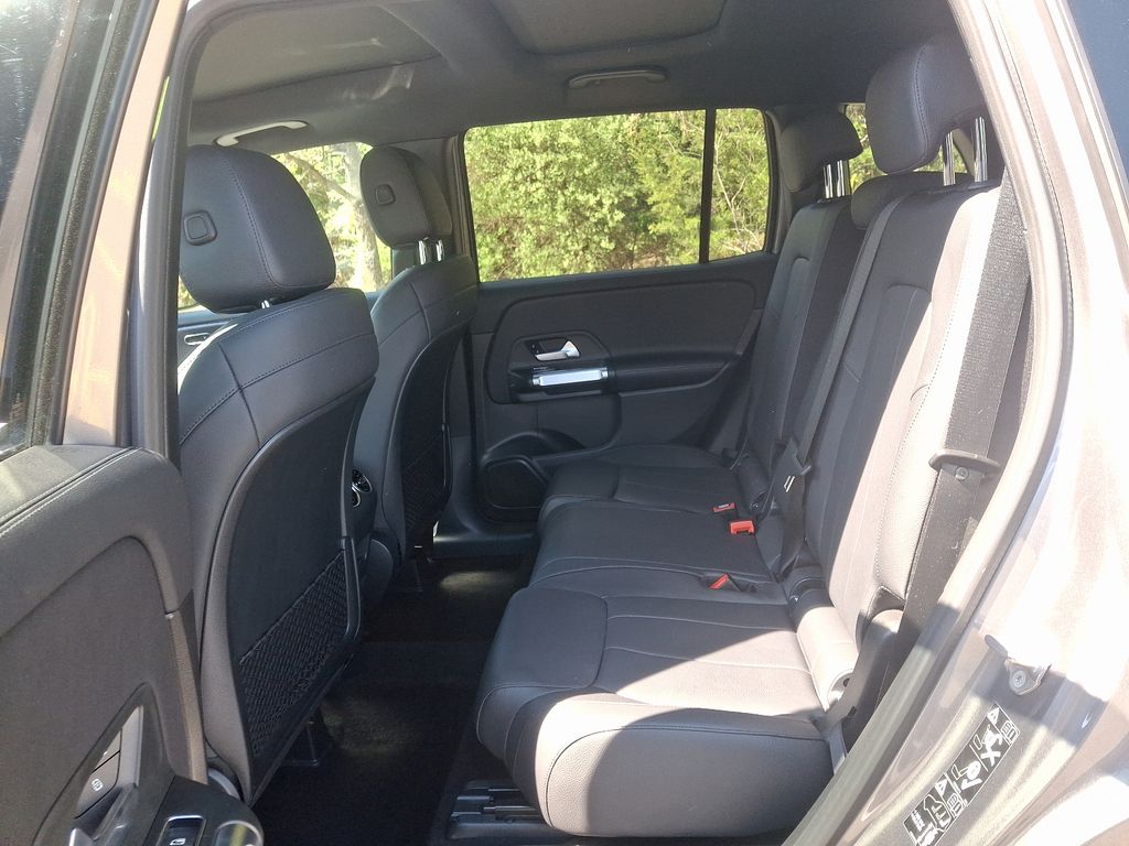 2020 Mercedes-Benz GLB 250 10
