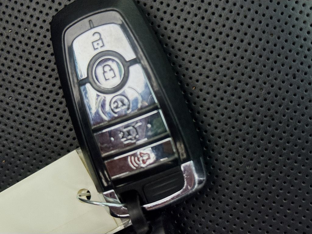 Used Car 2020 Lincoln Nautilus  Reserve For Sale Under $25,000 In Austin, Texas