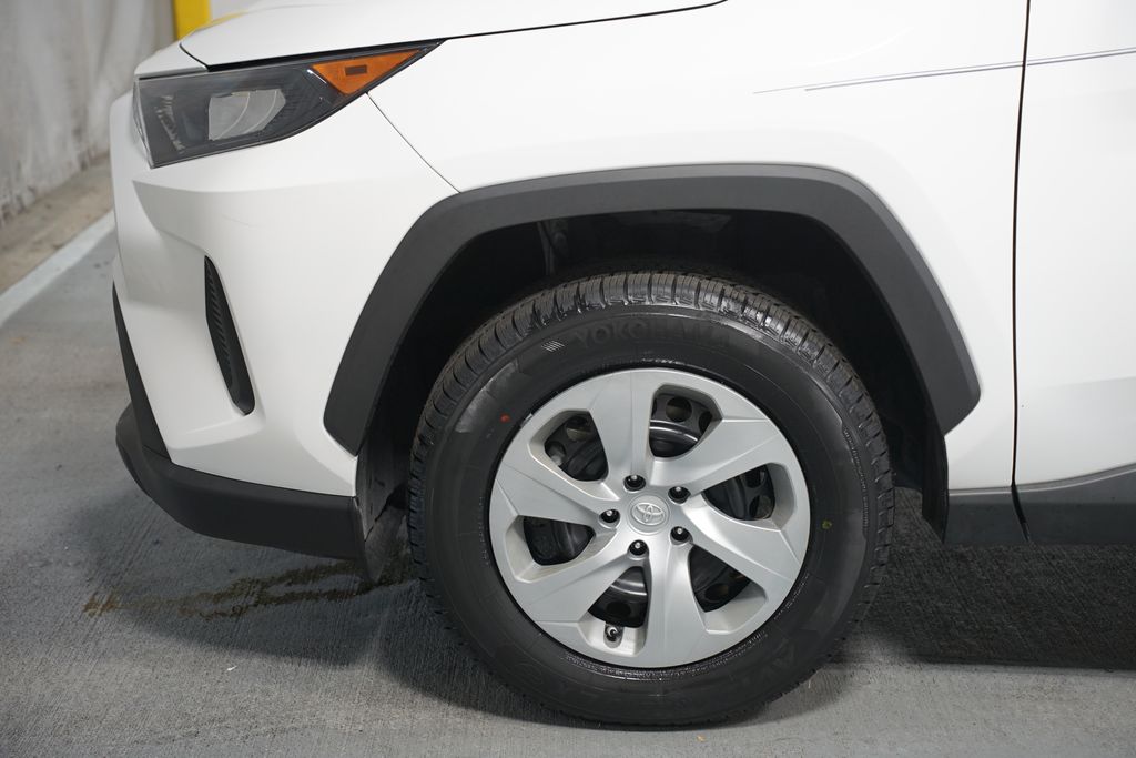Thumbnail: 2021 Toyota RAV4 - 5