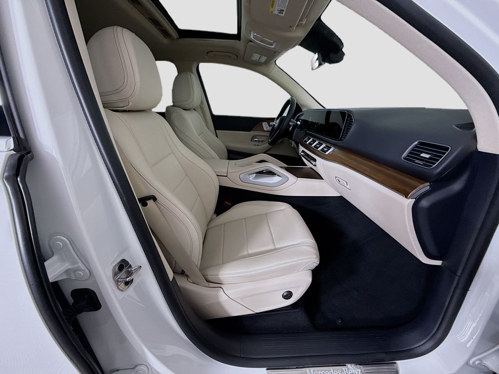 Thumbnail: 2025 Mercedes-Benz GLE - 21