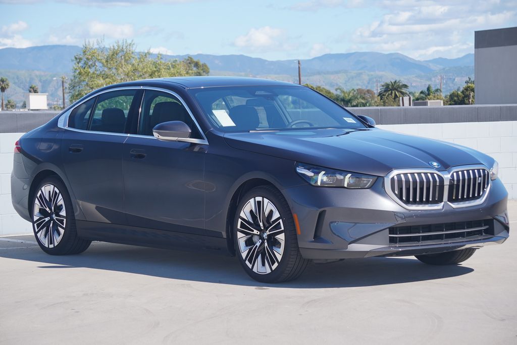 Thumbnail: 2026 BMW i5 - 3