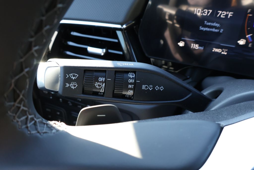 Thumbnail: 2025 Chevrolet Suburban - 26