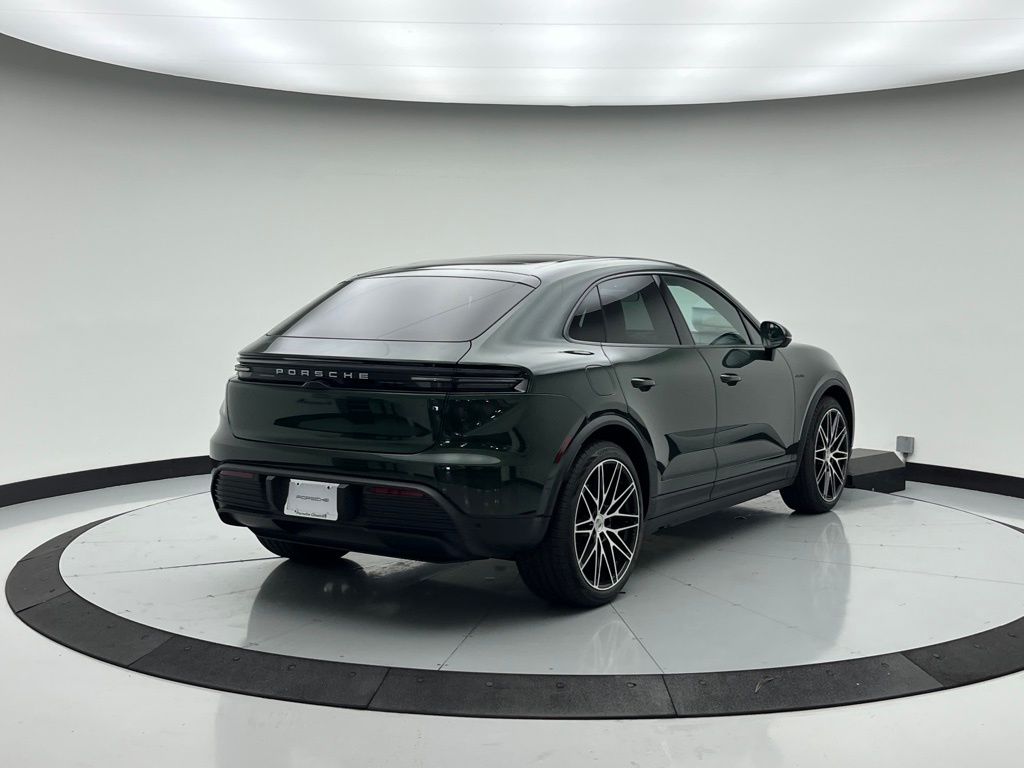 Thumbnail: 2025 Porsche Macan - 10