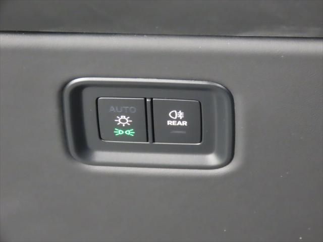 Thumbnail: 2025 Porsche Macan - 25