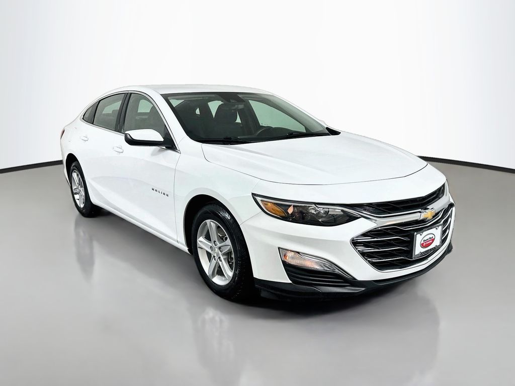 Thumbnail: 2024 Chevrolet Malibu - 3
