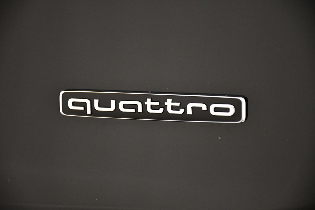 Thumbnail: 2025 Audi Q5 - 10