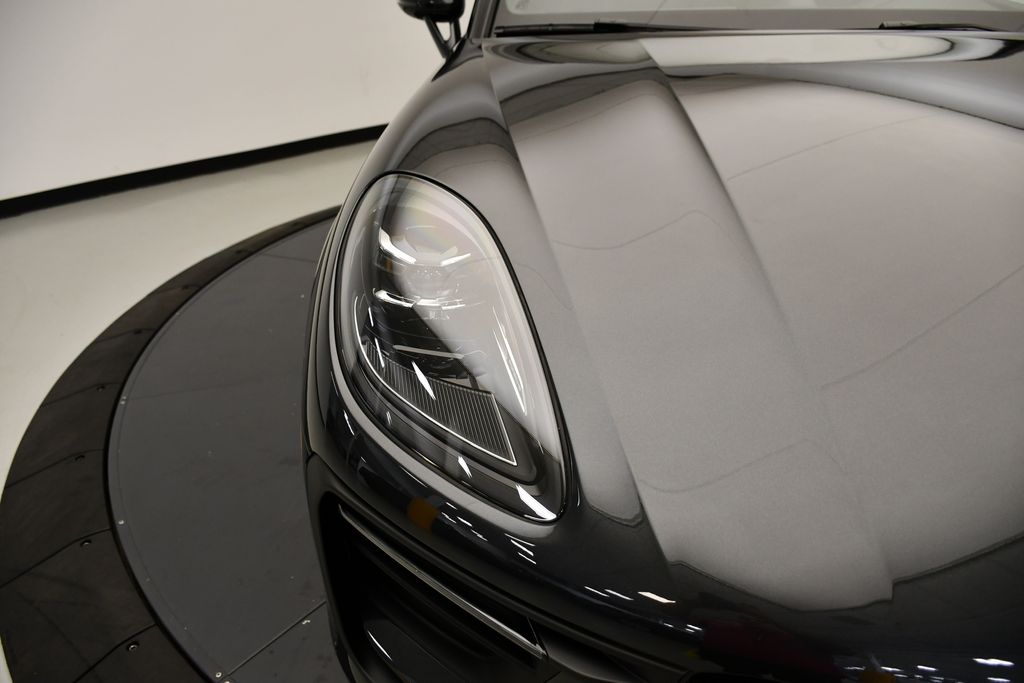 Thumbnail: 2025 Porsche Macan - 14