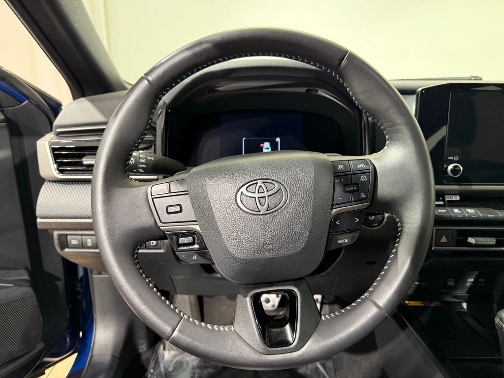 Thumbnail: 2025 Toyota Camry - 21