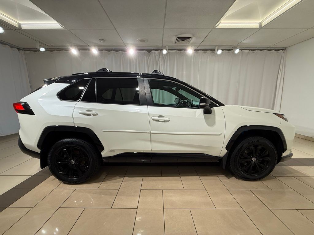 Thumbnail: 2022 Toyota RAV4 - 6