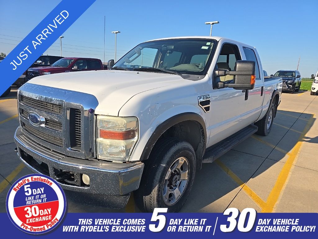 White 2008 Ford F-250 Super Duty Pickup Truck Four-Wheel Drive 5-Speed Automatic Overdrive