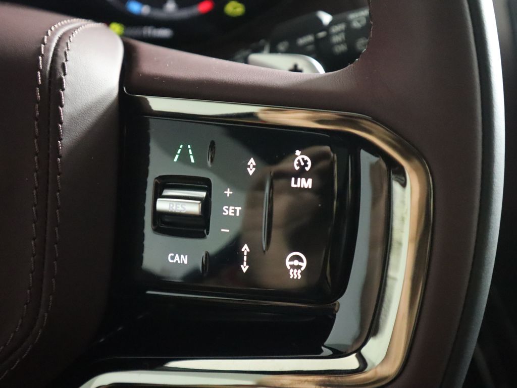 Thumbnail: 2025 Land Rover Range Rover Sport - 13