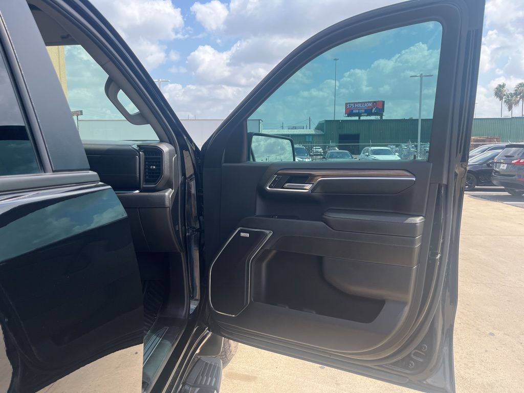 2024 Chevrolet Silverado 1500 RST 26
