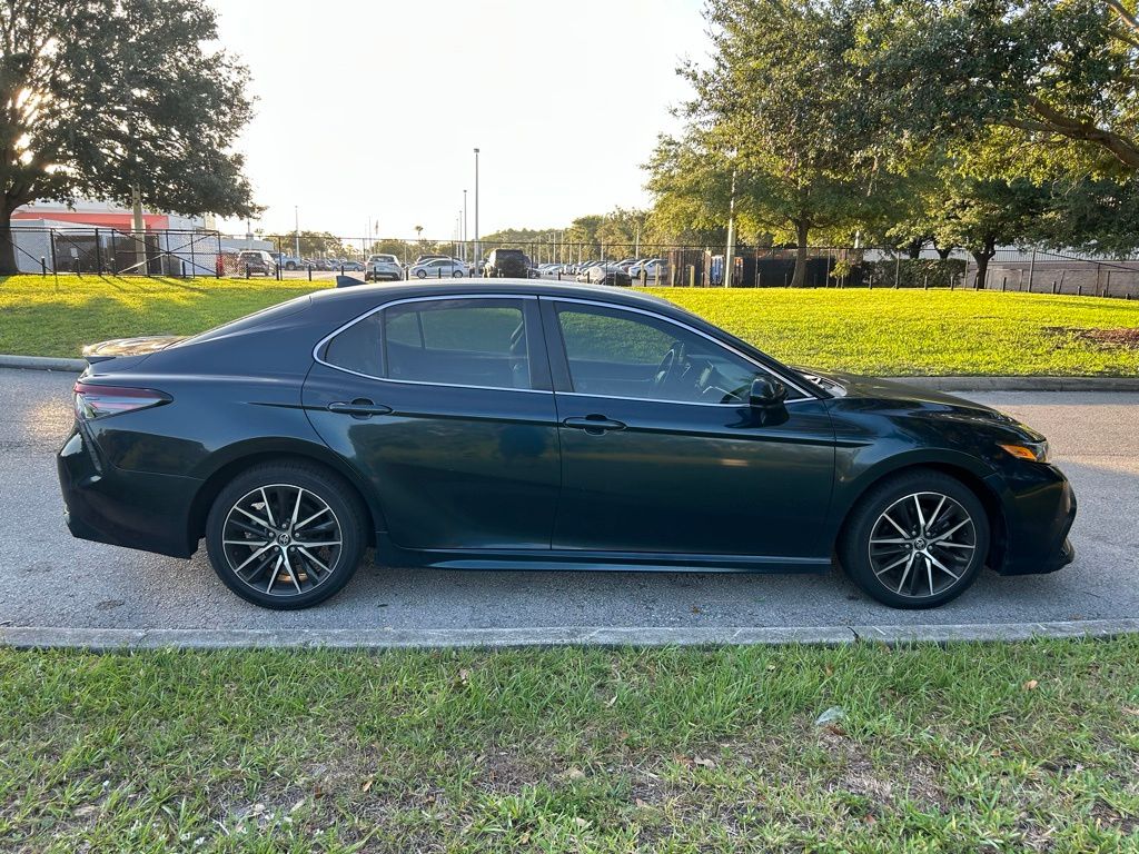 2021 Toyota Camry SE 6