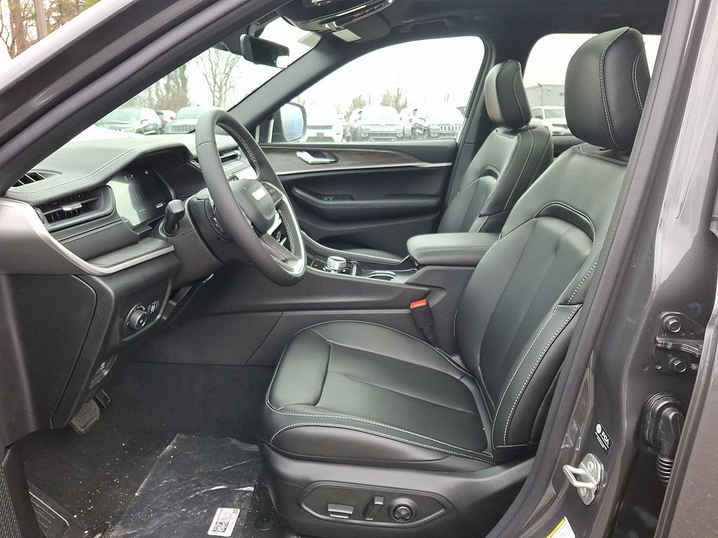 New 2026 Jeep Grand Cherokee SUV
