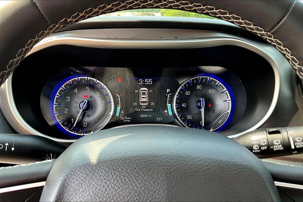 Used 2023 Chrysler Pacifica Van