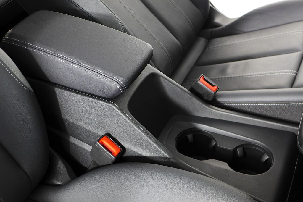 Thumbnail: 2023 Audi Q4 e-tron - 16