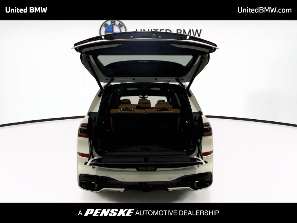 Thumbnail: 2027 BMW X7 - 15
