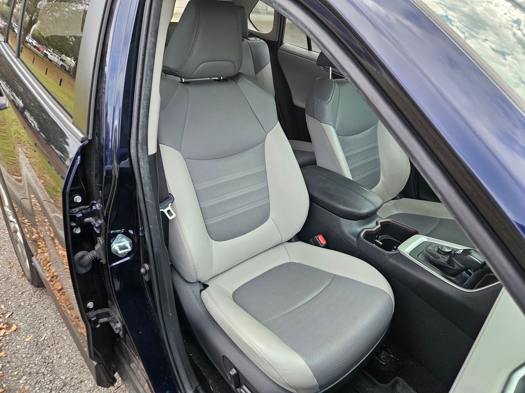 2022 Toyota RAV4 Limited 15