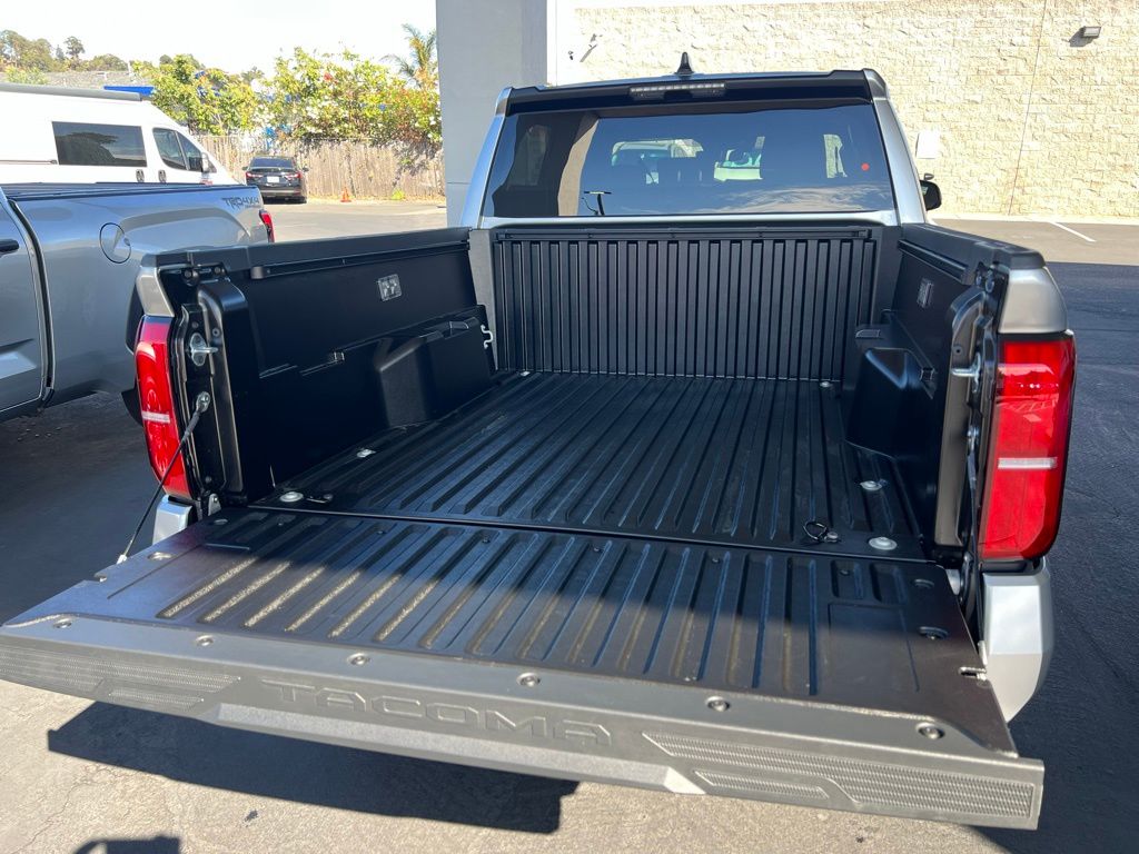 2025 Toyota Tacoma SR5 Double Cab photo 10