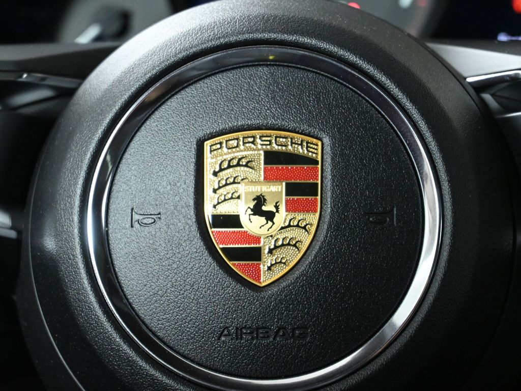 2024 Porsche Macan  20