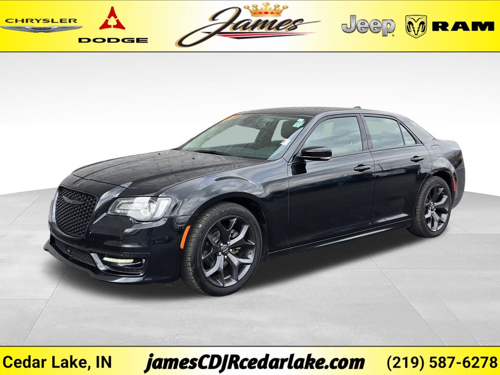 Gloss Black 2023 Chrysler 300 Sedan Rear-Wheel Drive 8-Speed Automatic