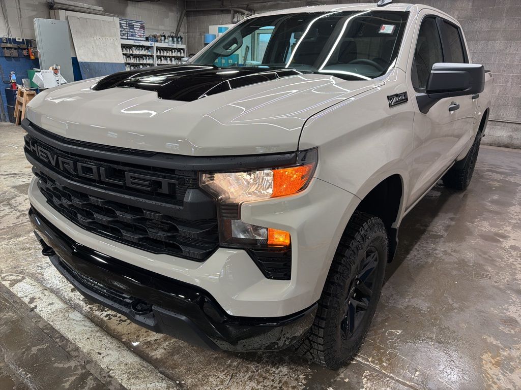 View vehicle photo 3