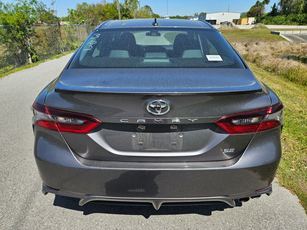 2023 Toyota Camry SE 3