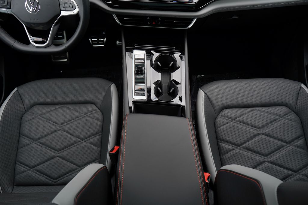 2025 Volkswagen Atlas Peak Edition SE 16