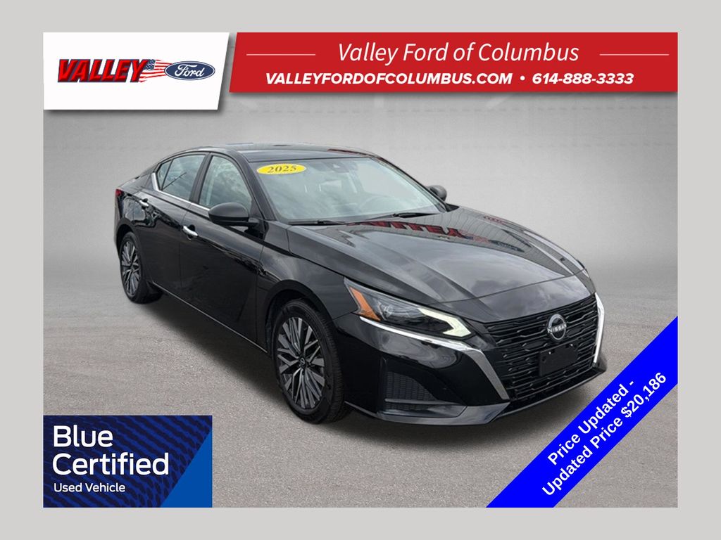 Super Black Clearcoat 2025 Nissan Altima Sedan Front-Wheel Drive Continuously Variable Transmission