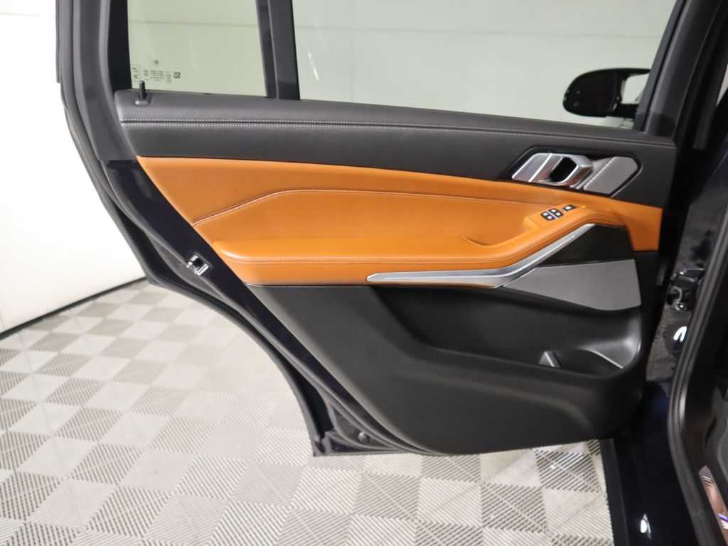 Thumbnail: 2026 BMW X7 - 27