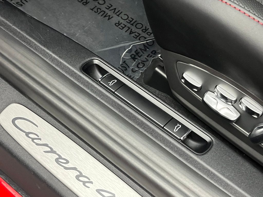 Thumbnail: 2018 Porsche 911 - 30