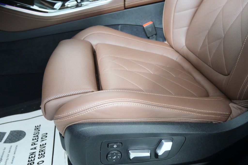Thumbnail: 2023 BMW X5 - 10