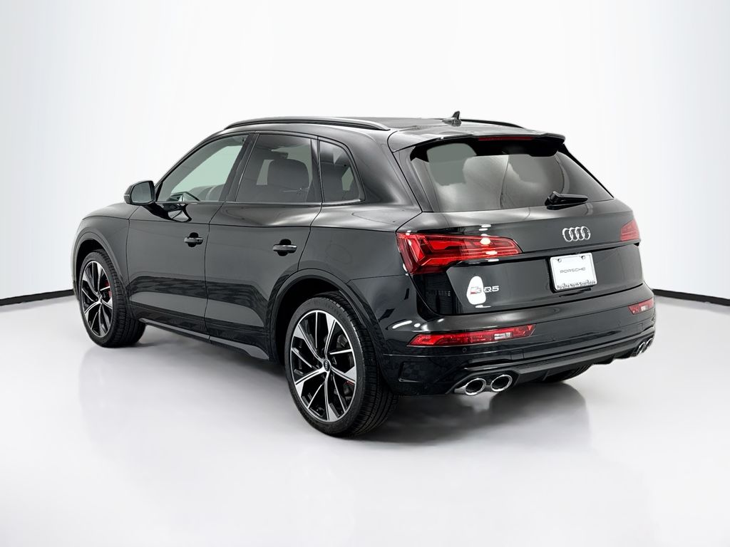 Thumbnail: 2021 Audi SQ5 - 3