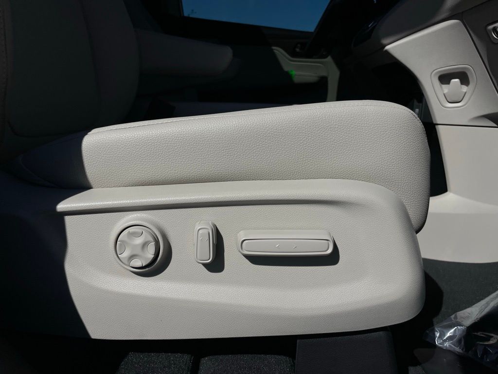 Thumbnail: 2026 Honda Odyssey - 31