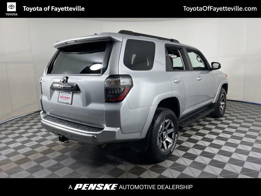 Thumbnail: 2020 Toyota 4Runner - 13