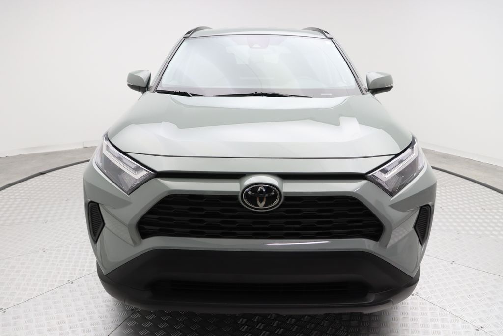 2023 Toyota RAV4 XLE 5