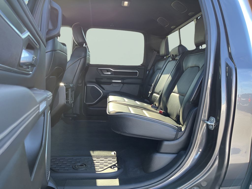 2023 Ram 1500 Laramie photo 3
