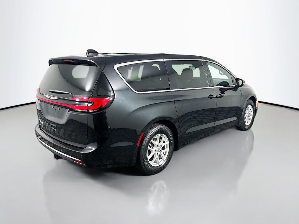 Used 2023 Black Chrysler Touring image 7