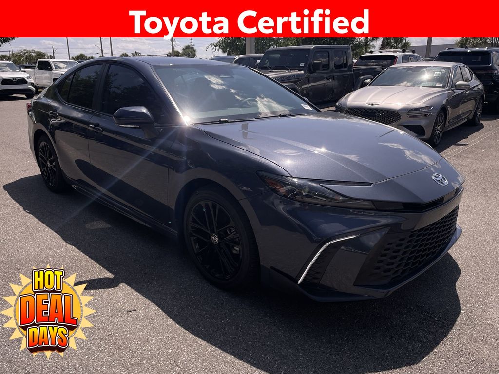 2026 Toyota Camry SE Hybrid's photo