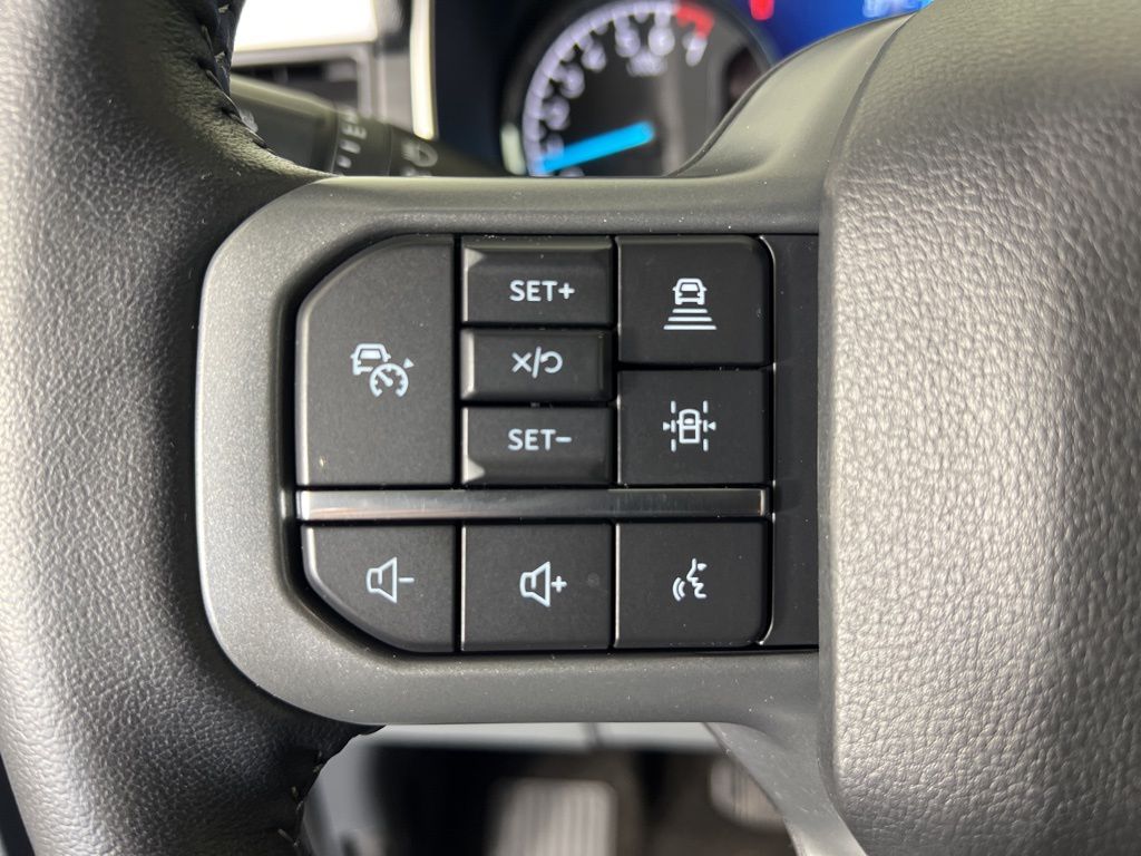 Used 2022 Blue Ford XLT image 17