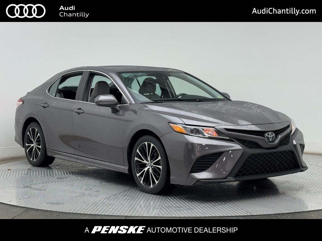 2020 Toyota Camry SE -
                Chantilly, VA