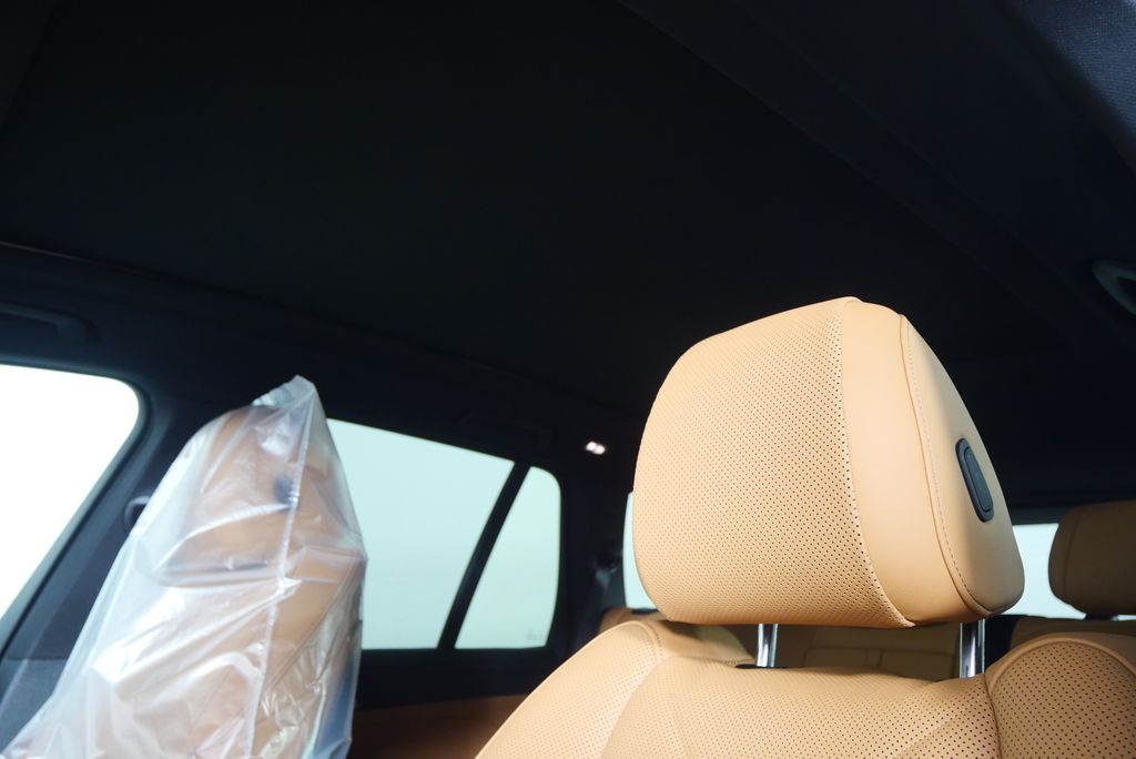 Thumbnail: 2026 BMW X5 - 12