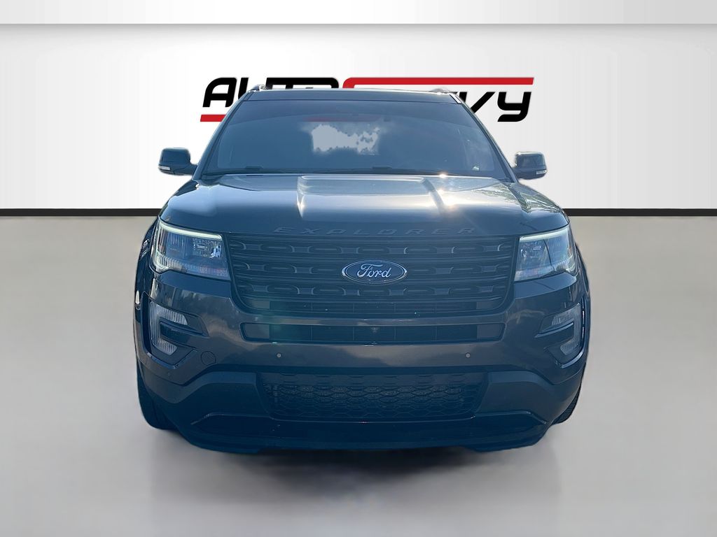 Used 2017 Quartz Metallic Ford Sport image 2