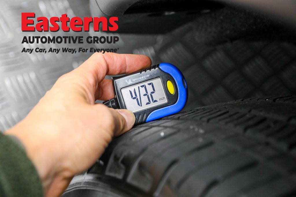 Used 2023 Red Dodge SXT image 26