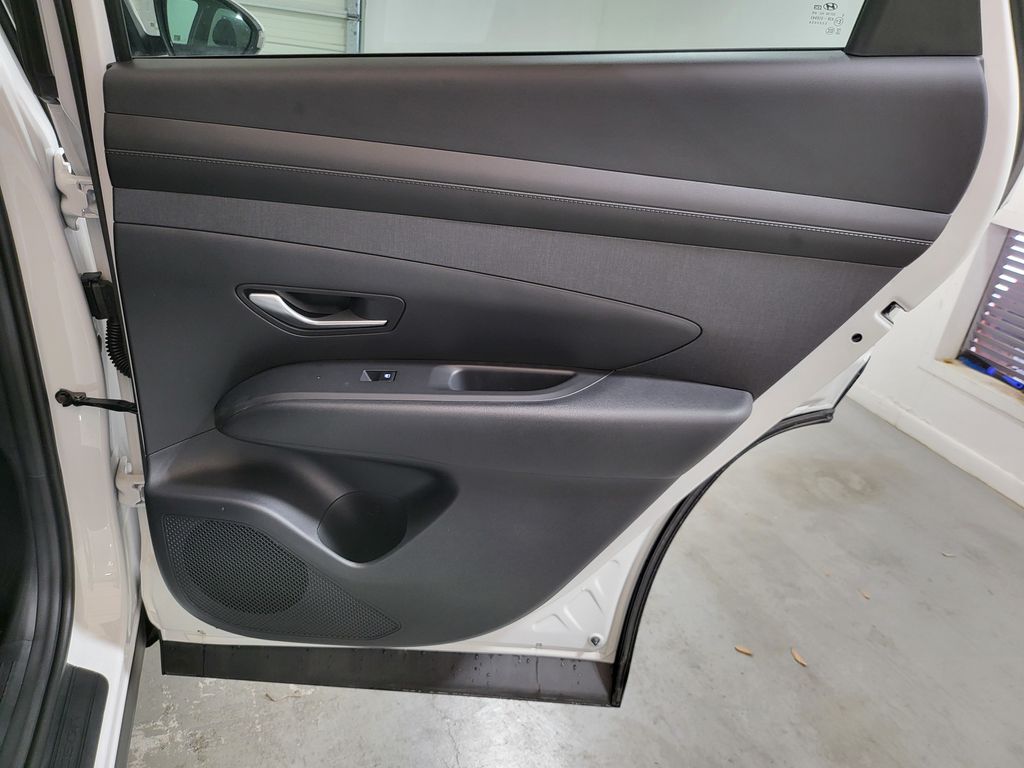2025 Hyundai Tucson SEL Convenience 16