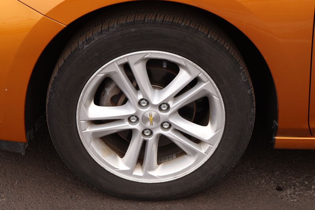 Thumbnail: 2017 Chevrolet Cruze - 11