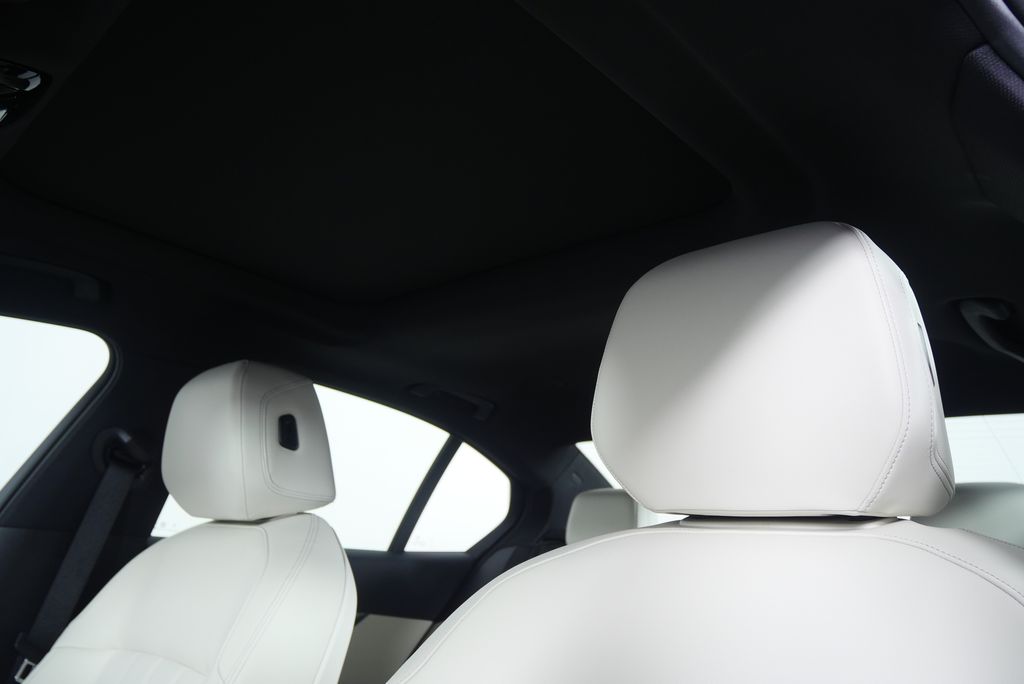 Thumbnail: 2026 BMW 5 Series - 12