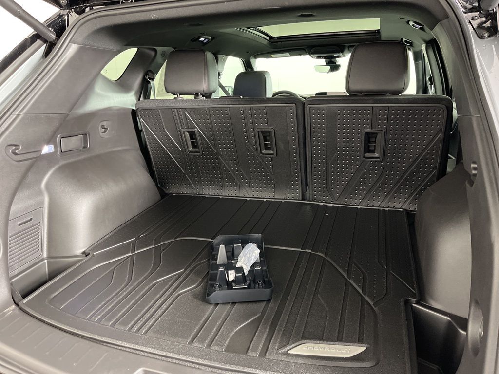 Thumbnail: 2025 Chevrolet Blazer - 21