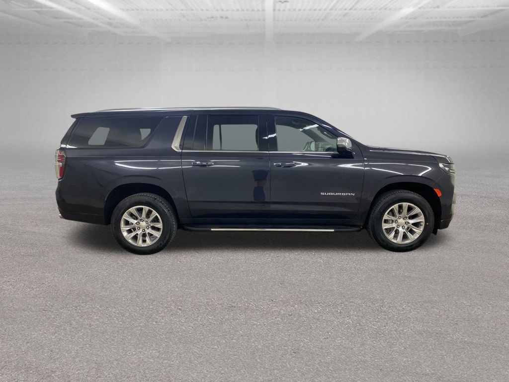 2023 Chevrolet Suburban Premier photo